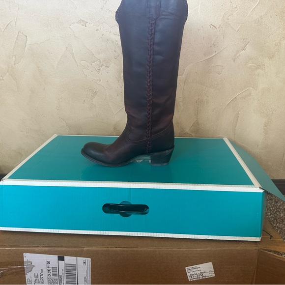 Lane Boots/ Plain Jane - Picture 2 of 6